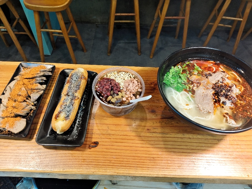 羊肉粉+卤羊肝+糍粑油条+冰粉