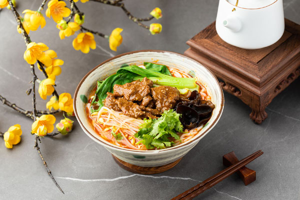 贵州酸汤肉片粉