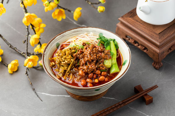 肉沫杂酱酸辣米粉