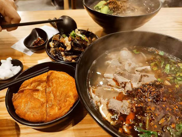 羊肉粉、无骨鸡爪、牛肉饼